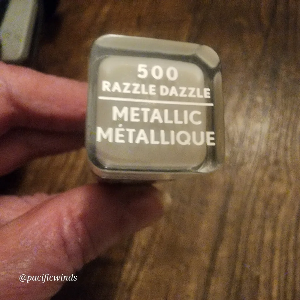 Covergirl Metallic Lipstick Razzle Dazzle #500